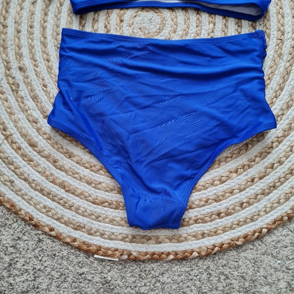 Royal blue, NWT women's Ruffle Shoulder swimsuit bikini,Sz,Small - Picture 6 of 12